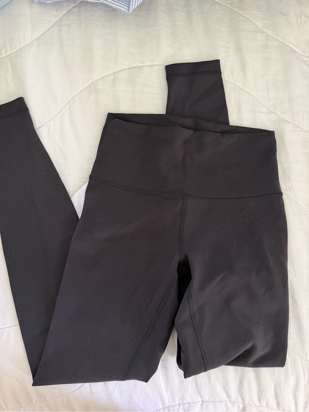 Wonder Under High-Waisted Black Leggings 28”